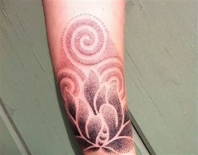Vad är en pointillismtatuering?