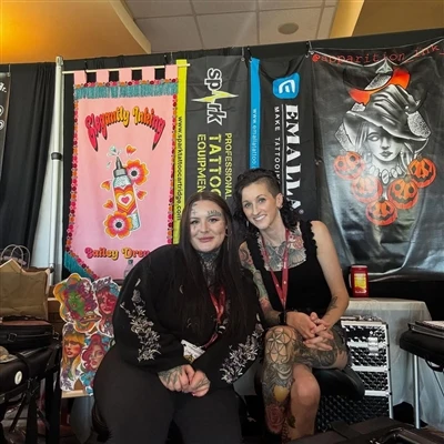 SPARK-Certifierad artist säkrar högsta utmärkelser på CPA Tattoo Expo och vis...