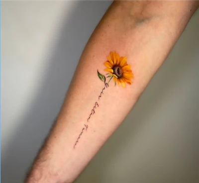 Den tatuerade solrosen: en förkroppsligande av hopp och motståndskraft